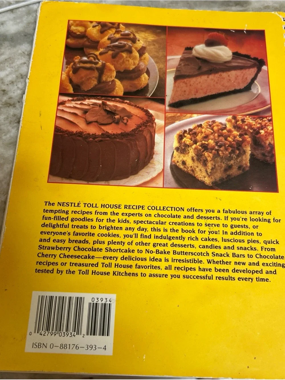 NEST Fragrances Nestlé Toll House Yellow Recipe Collection Cookbook